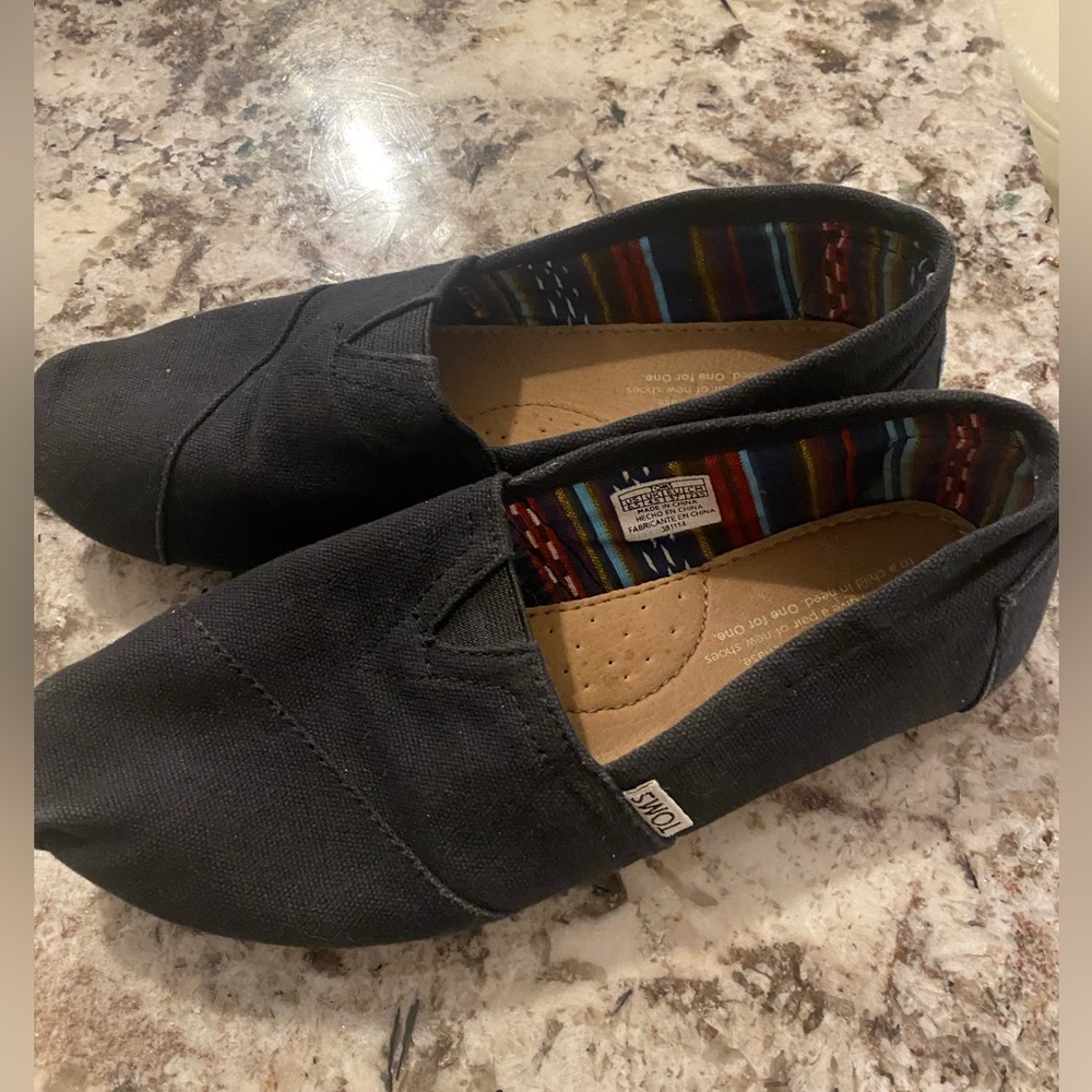 Toms shoes. Size 6.5